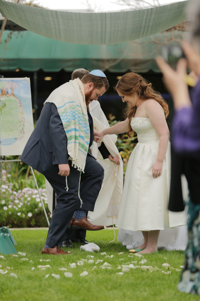 Breaking the Glass jewish Wedding