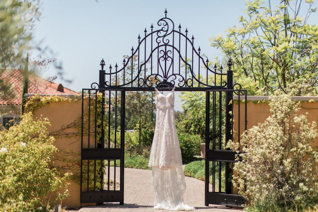 Los-Robles-Gardens-Wedding dress