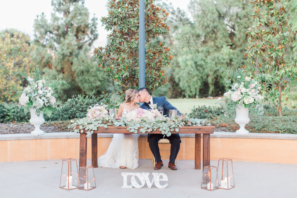los robles sweet heart table